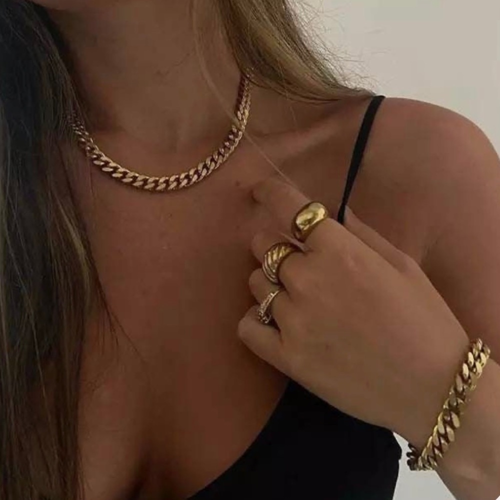 Boutique | Haleigh Dome Ring 18k Gold Plated NWT Size 7 - Picture 5 of 8